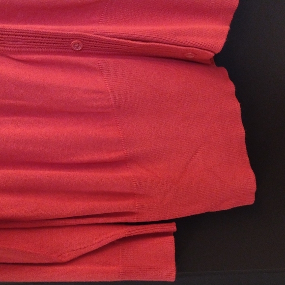 Cleo Cardigan with Ribbed Bottom - Picture 4 of 4